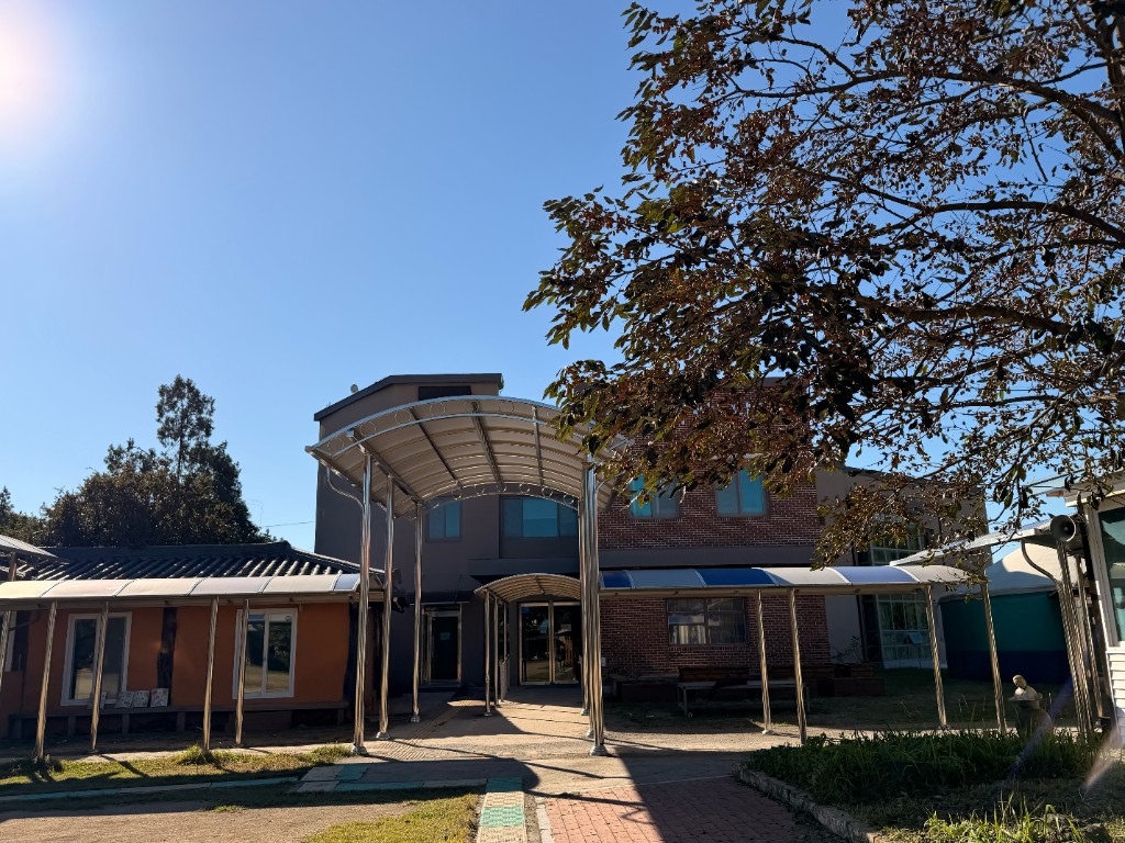 Student mural on the school deck